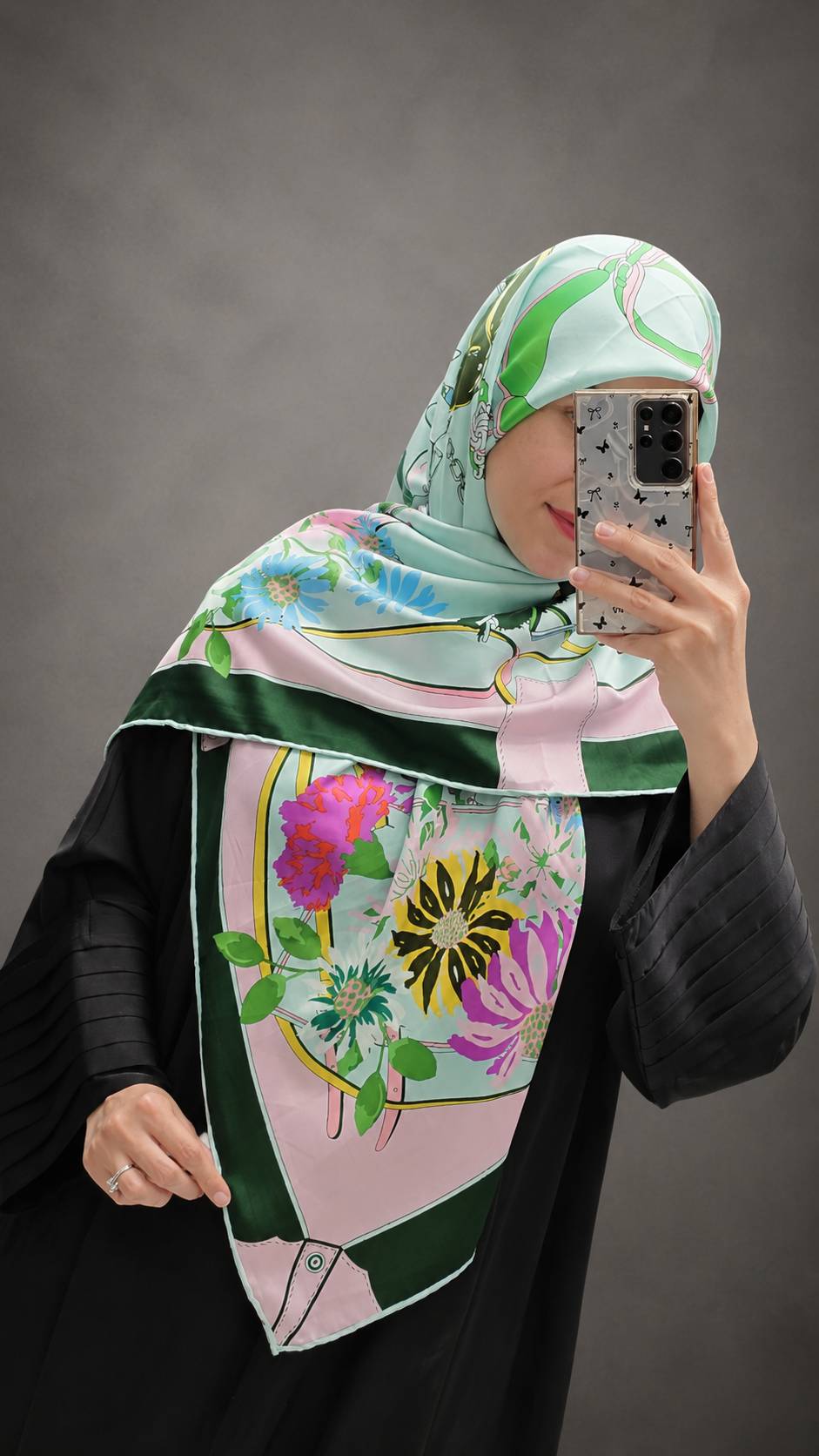 روسری زنانه ابریشم توییل ۱۴۰×۱۴۰ دور دوخت فرانسوی