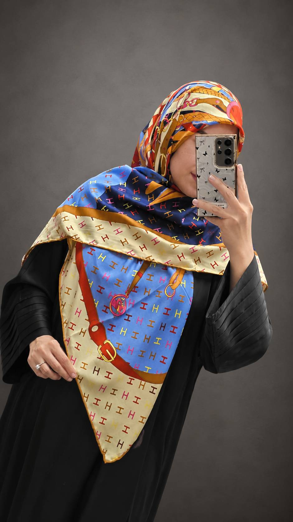 روسری زنانه ابریشم توییل ۱۴۰×۱۴۰ دور دوخت فرانسوی