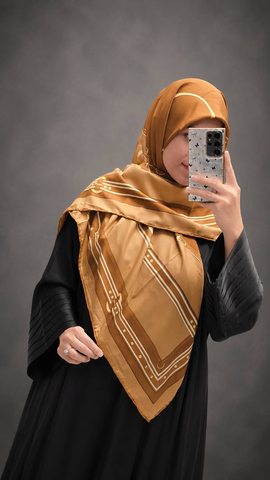 روسری زنانه ابریشم توییل ۱۴۰×۱۴۰ دور دوخت فرانسوی