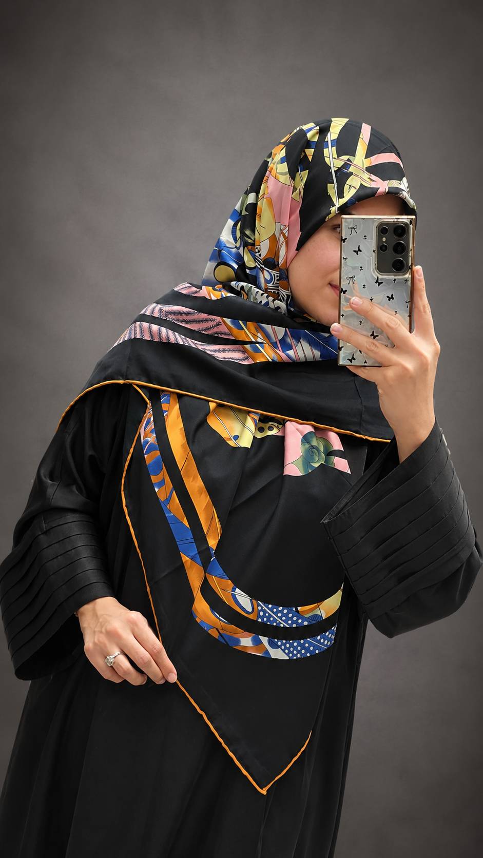 روسری زنانه ابریشم توییل ۱۴۰×۱۴۰ دور دوخت فرانسوی