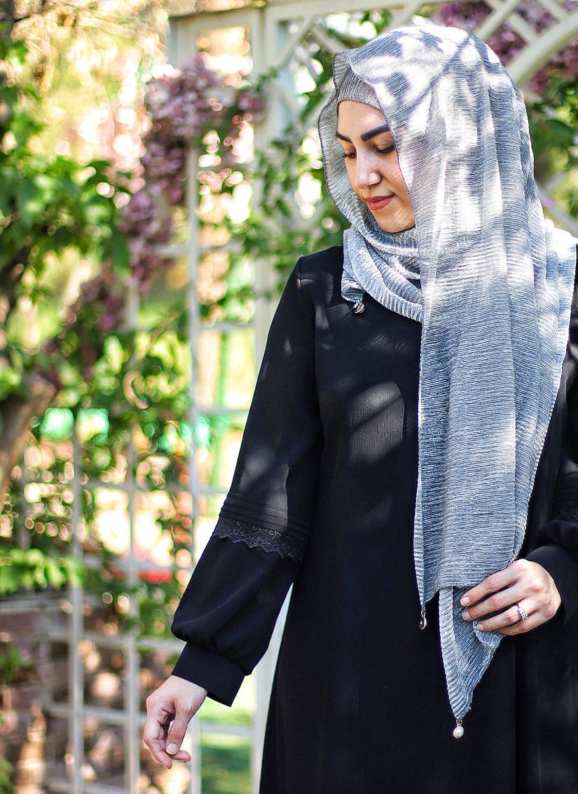 عبا زنانه آلا مشکی از جنس کریشه خنک و سبک فری سایز